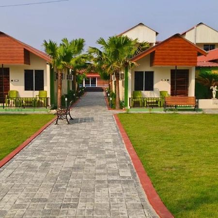 New Mouchak Hotel & Resorts Tajpur ภายนอก รูปภาพ